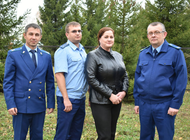 Без Питрәч районы прокуратурасы хезмәткәрләре белән әңгәмә кордык