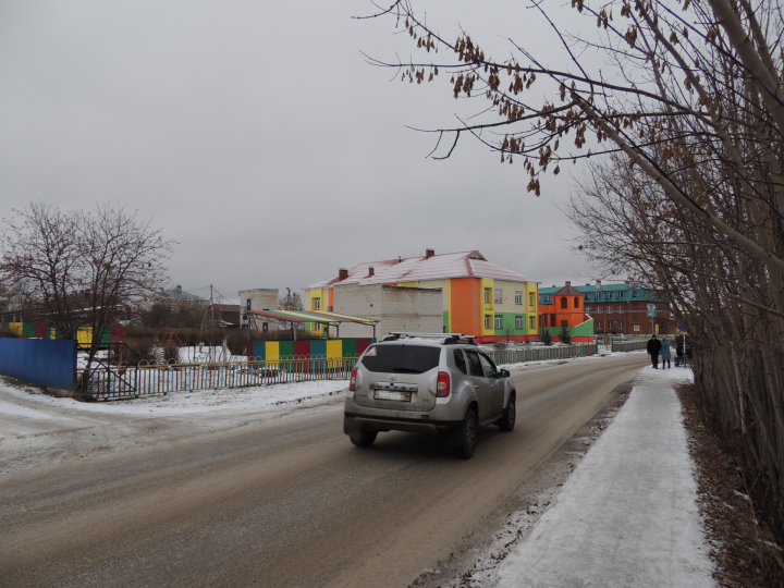 ГИБДД напоминает водителям и пешеходам об опасностях зимней дороги