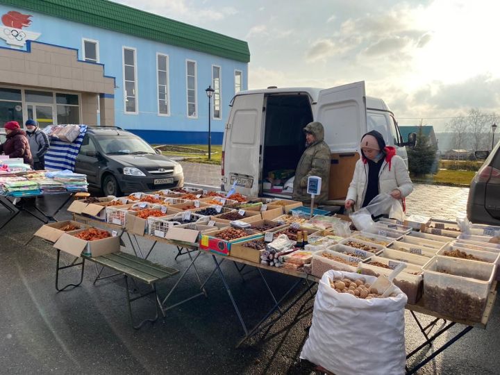  В Пестрецах сегодня проходит ярмарка