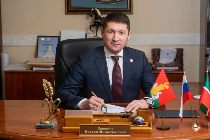 Поздравление главы Пестречинского района с Днём Конституции Республики Татарстан