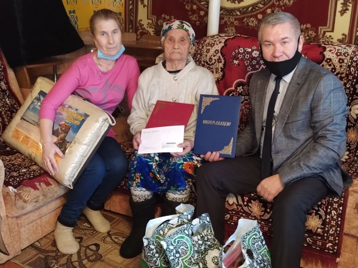 Долгожительнице из Колкомерки исполнилось 90 лет
