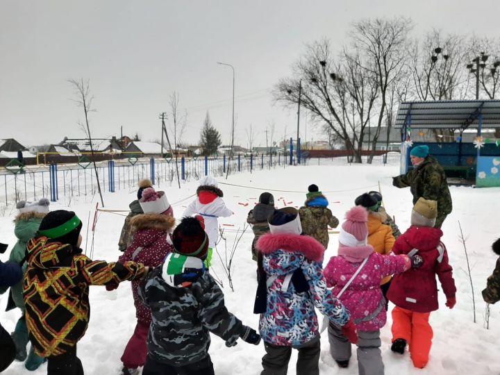 В Пестречинском детском саду «Колокольчик» по традиции провели спортивно-патриотическую игру «Зарница»
