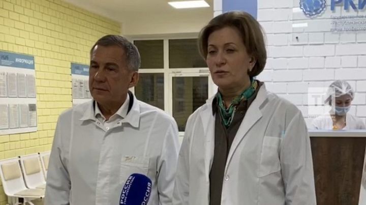Президент РТ и глав Роспотребнадзора ночью посетили больницу в Казани