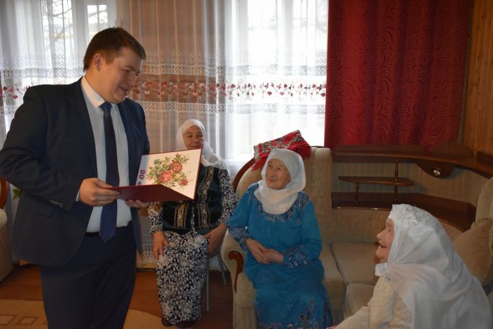 Жительница села Шали Нагима Шагвалиева отметила 90-летний юбилей
