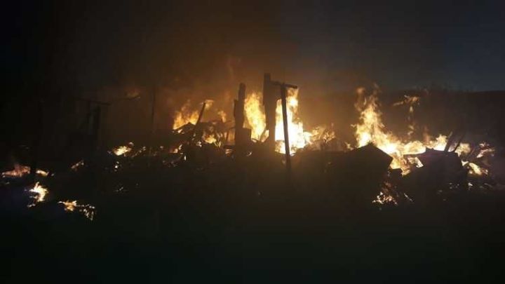 Ночью в селе Кощаково горели 12 сараев, пострадал один мужчина