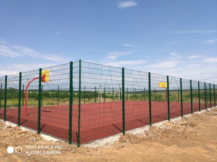 В деревне Званка идёт строительство новой спортивной площадки по республиканской программе