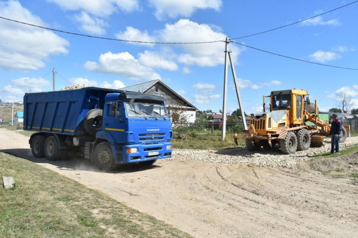 В Тат.Ходяшево за счёт средств самообложения ремонтируют дороги