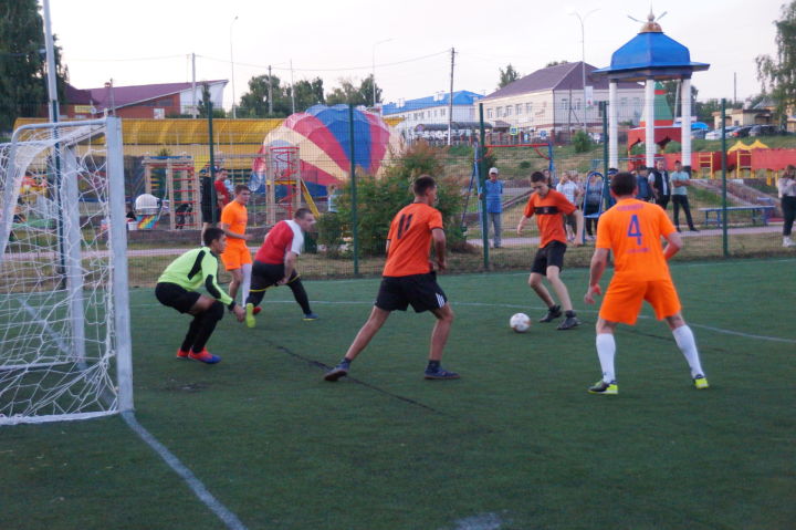 Продолжается предварительный этап первенства района по мини-футболу среди сельской молодежи