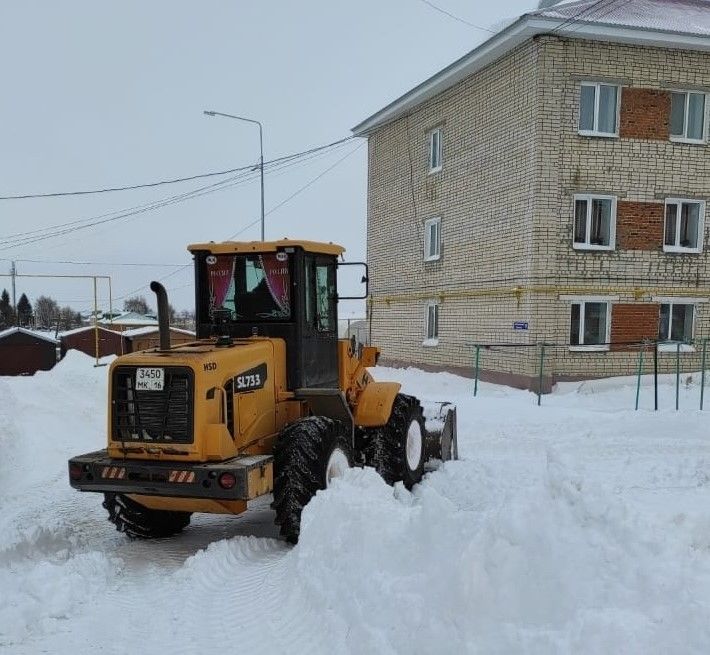 В Ленино-Кокушкинском с/п идут работы по очистке снега