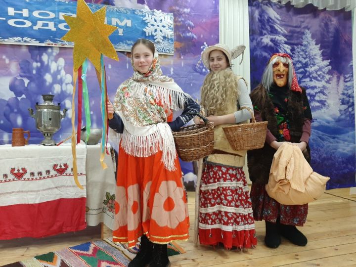 В селе Пановка прошли праздничные колядки с детьми