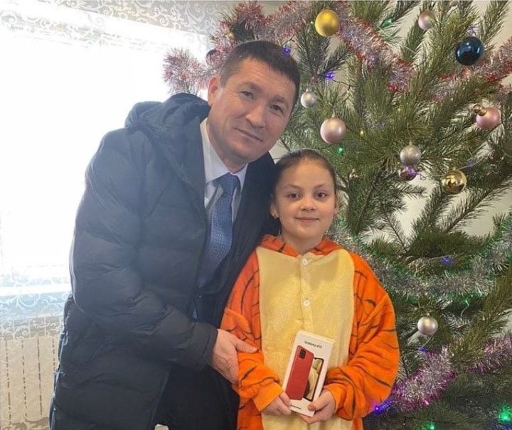 Глава района Ильхам Кашапов исполнил желание маленькой жительницы района