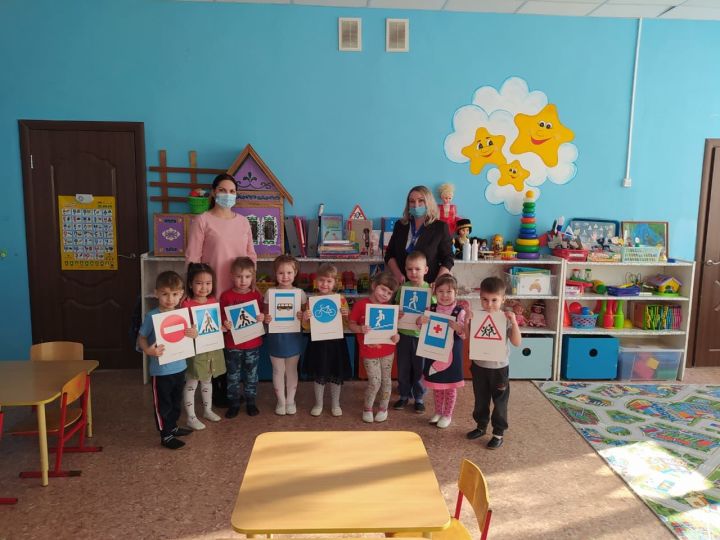 Начальник отдела профилактики ГИБДД по Пестречинскому району посетила детский сад "Солнышко"