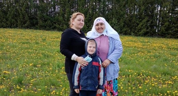 Татар Казысыннан Рәшидә Фәхриеваның иң газиз, иң якын кешеләренә багышлап язган шигырьләре