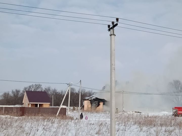 В селе Кулаево Пестречинского района сгорел дом