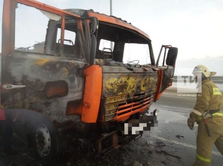 В Пестречинском районе загорелся грузовик с молоком