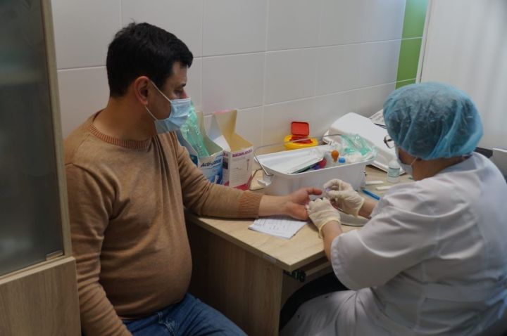 Сотрудники администрации района сделали прививку от коронавируса