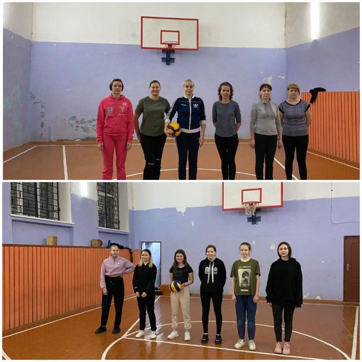 Мамы и дочки села Богородское сыграли друг против друга в волейбол