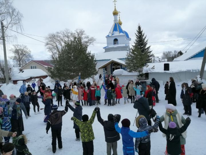В Пестречинском районе прошли народные гуляния "Широкой Масленицы"
