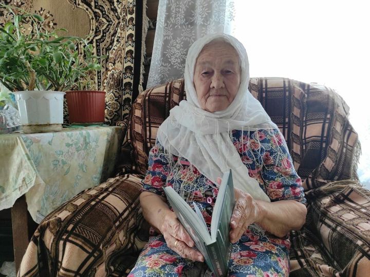 Жительница села Чита Альфия Муртазина отмечает 90-летие