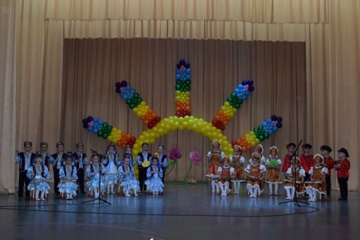 В Шалинском Доме культуры состоялся концерт воспитанников детского сада “Тургай"
