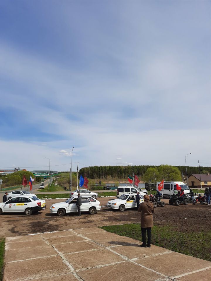 В Пестречинском районе состоялся автомотопробег с участием колонны автомобилей и мотоциклов