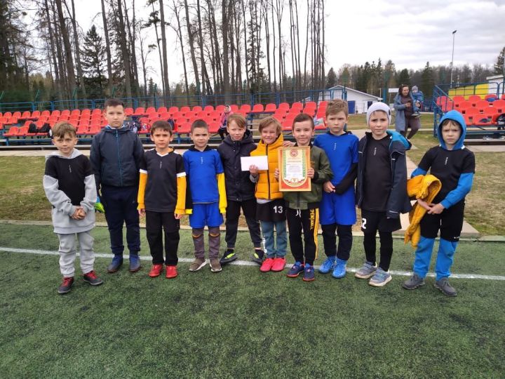 Пестречинские футболисты выиграли серебро и бронзу