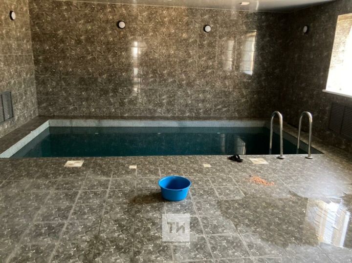 В Татарстане мужчина погиб от удара тока в бассейне