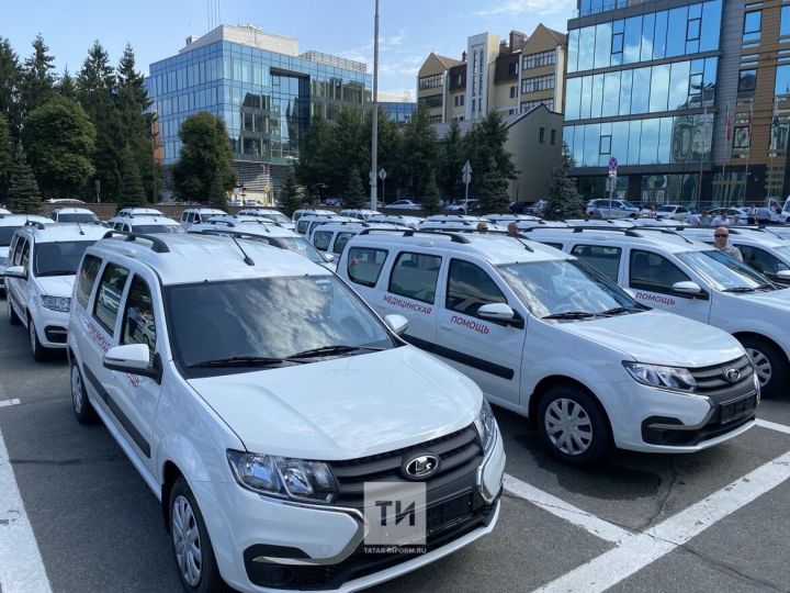Пестречинская ЦРБ получила новый автомобиль с медицинским модулем