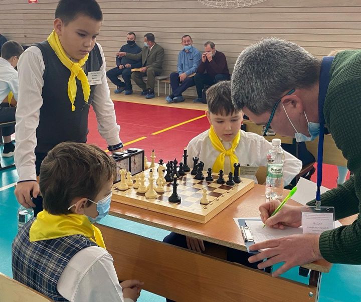 «Мишә» универсаль спорт залында шахмат турниры узды