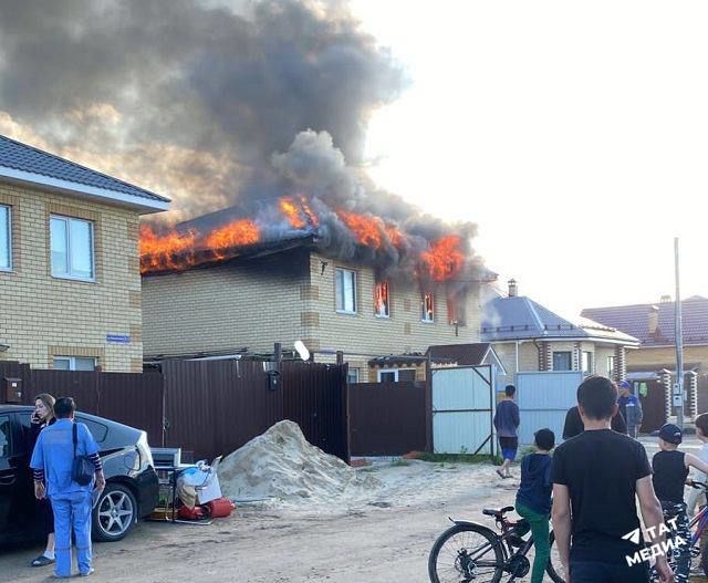 В Куюках пожар - горит дом на Жасминовой улице