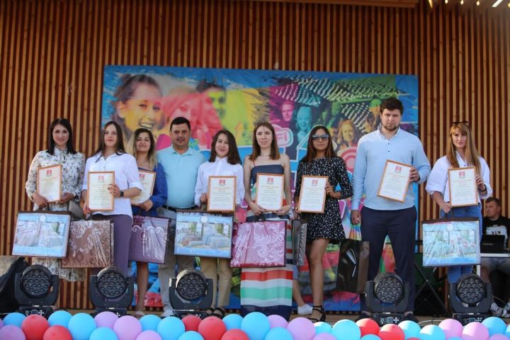 В преддверии Дня молодёжи наградили талантливую молодежь Пестречинского района