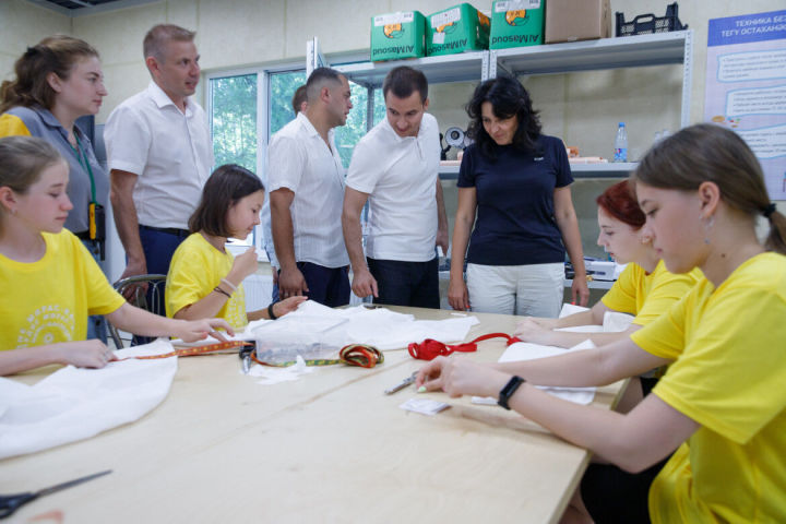 Вице-премьер Татарстана навестила детей из ЛНР и ДНР, которые сейчас отдыхают в лагерях