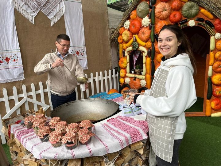 Пестречинцы приняли участие в праздновании Дня садовода в Казани