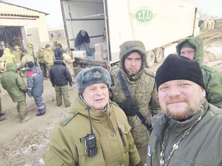 Священник из Куюков доставил мобилизованным землякам гуманитарный груз