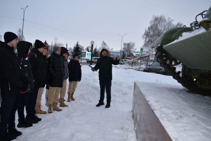 Пестречинских детей познакомили с военной техникой