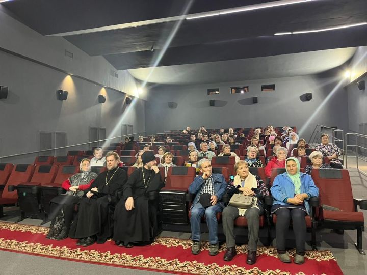 В пестречинском кинотеатре показали фильм «История из Люткино»