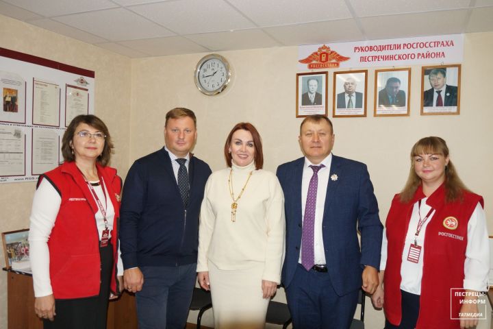 Пестречинские страховщики отмечают сегодня профессиональный праздник