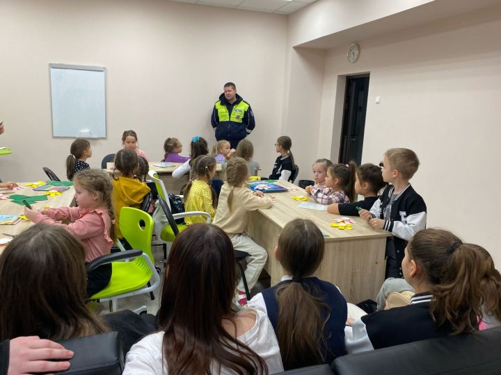 С пестречинскими детьми провели занятие по ПДД