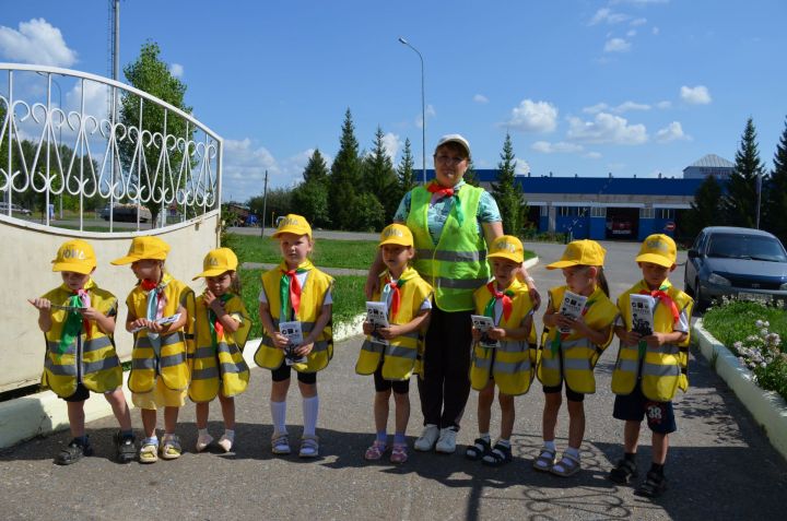 В Пестречинском детском саду «Каенкай» отметили День рождения светофора