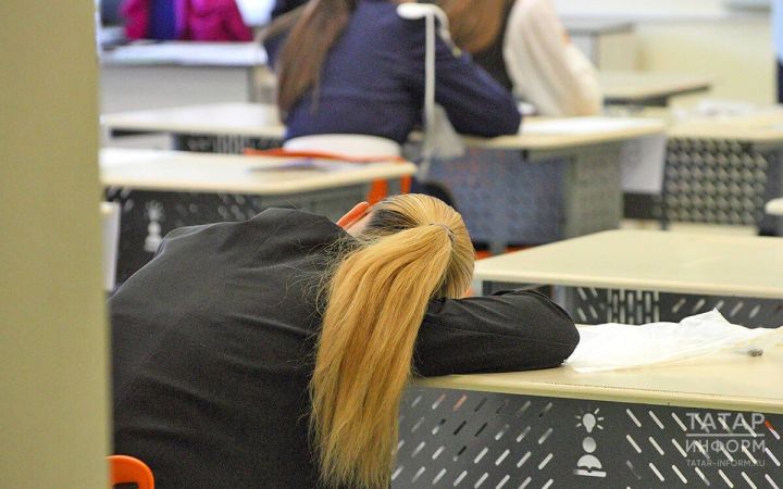 Нервный тик, истерики и отказ учиться: эксперты о том, какие нагрузки в школе допустимы
