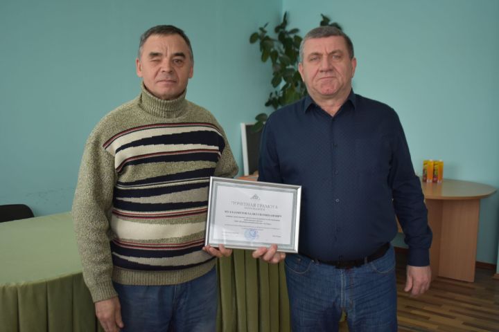 В Ленино-Кокушкино наградили лучших работников птицефабрики и юбиляров