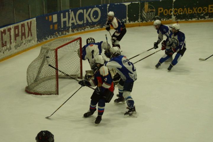 Пестречинские хоккеисты сыграли товарищеский матч с «Ледоколом»