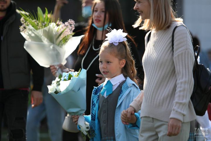 Психотерапевт баланы мәктәпкә әзерләү өчен киңәшләр бирде