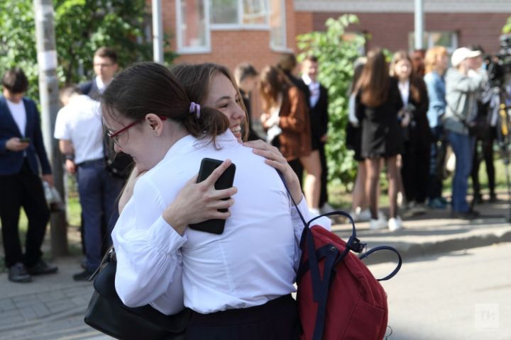 100-балльники ЕГЭ из Татарстана получат выплату до 35 тысяч рублей