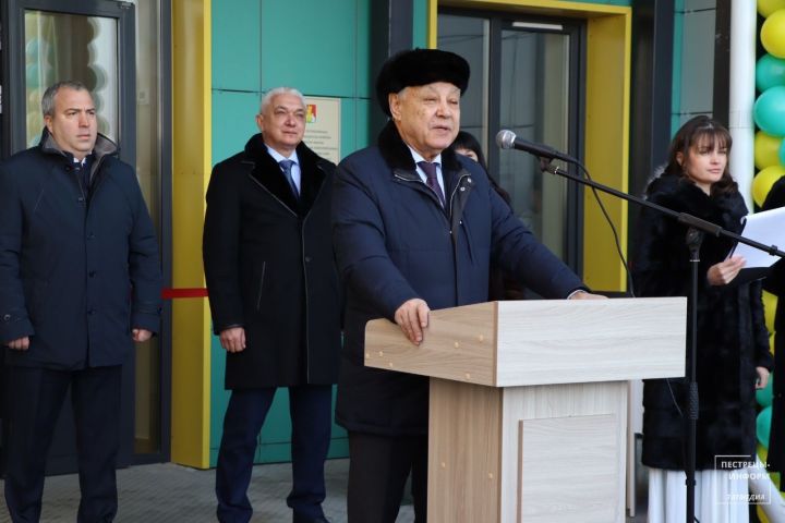 Мухаметшин похвалил пестречинцев за высокую рождаемость, но указал и на проблемы