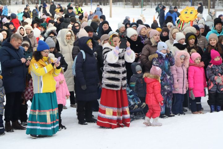 В Пестрецах широко отметили Масленицу