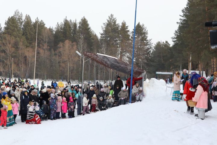 В Пестрецах широко отметили Масленицу