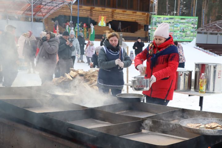 В Пестрецах широко отметили Масленицу