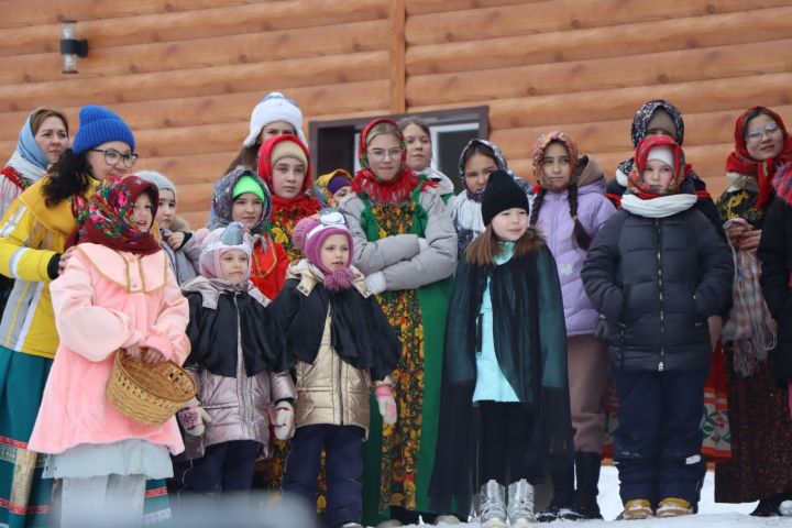 В Пестрецах широко отметили Масленицу