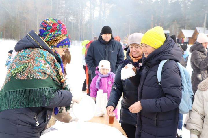 В Пестрецах широко отметили Масленицу